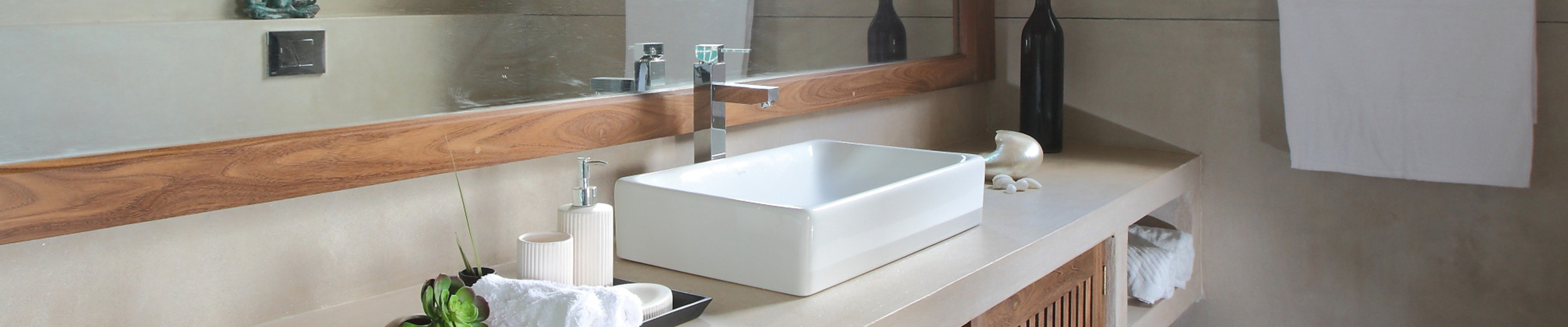 Luxury ceramic sink and toiletries